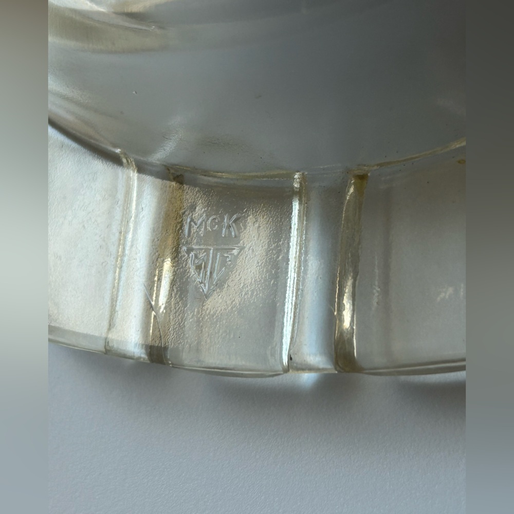 Vintage McKee Clear Glass Ashtray 1940s Art Deco Ribbed Handle Design MCM Decor - Picture 7 of 7